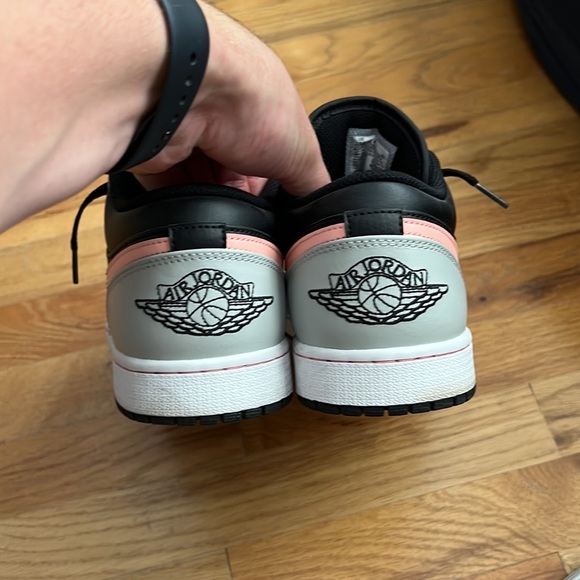 Jordan 1s - Picture 3 of 4